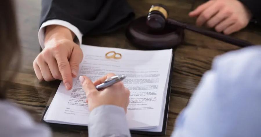 Διαζύγιο ΣΟΚ, μετά από 11 χρόνια γάμου, για διάσημο ποδοσφαιριστή – Η γυναίκα του τον απάτησε με personal trainer – Ποιος είναι