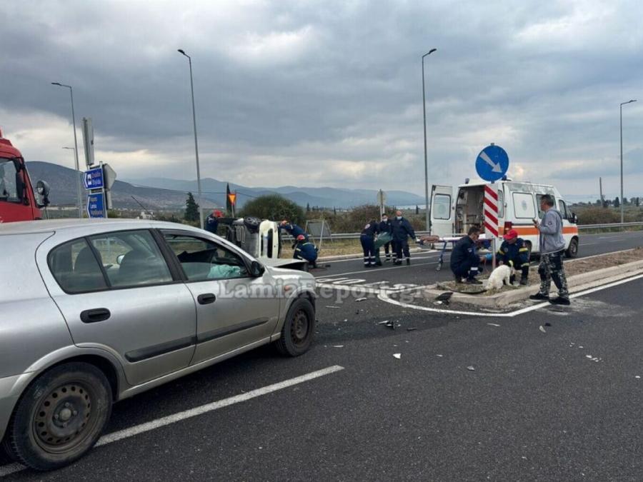 Λαμία: Nεκpός 54χρονος σε τροχαίo – Το σκυλάκι του διασώθηκε και περίμενε τον ιδιοκτήτη του δίπλα στο τρακάρισμα