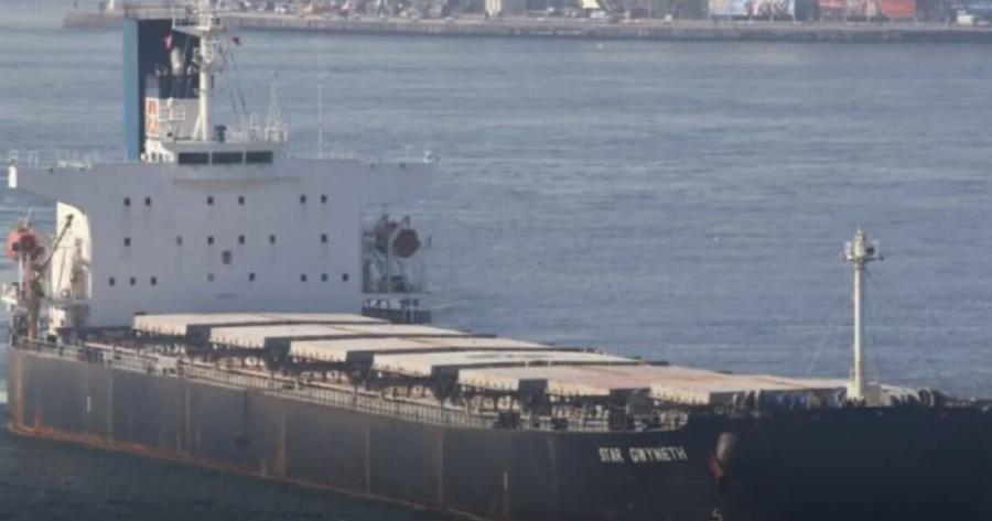 Δεν πάει με τίποτα το μυαλό σας σε ποιον Έλληνα ανήκει το πλοίο που χτυπήθηκε σήμερα στα Στενά του Ορμούζ