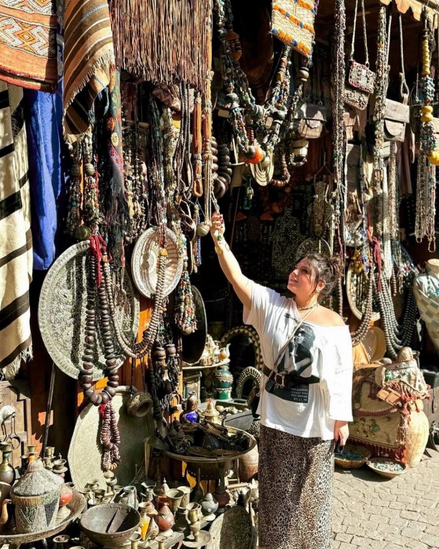 Μεταμορφώνεται σε Μενεγάκη, είναι πανέμορφη: Η Δανάη Μπάρκα έχασε βάρος και κάνει διακοπές στο Μαρακές πιο εκθαμβωτική από ποτέ Φωτογραφίες και βίντεο