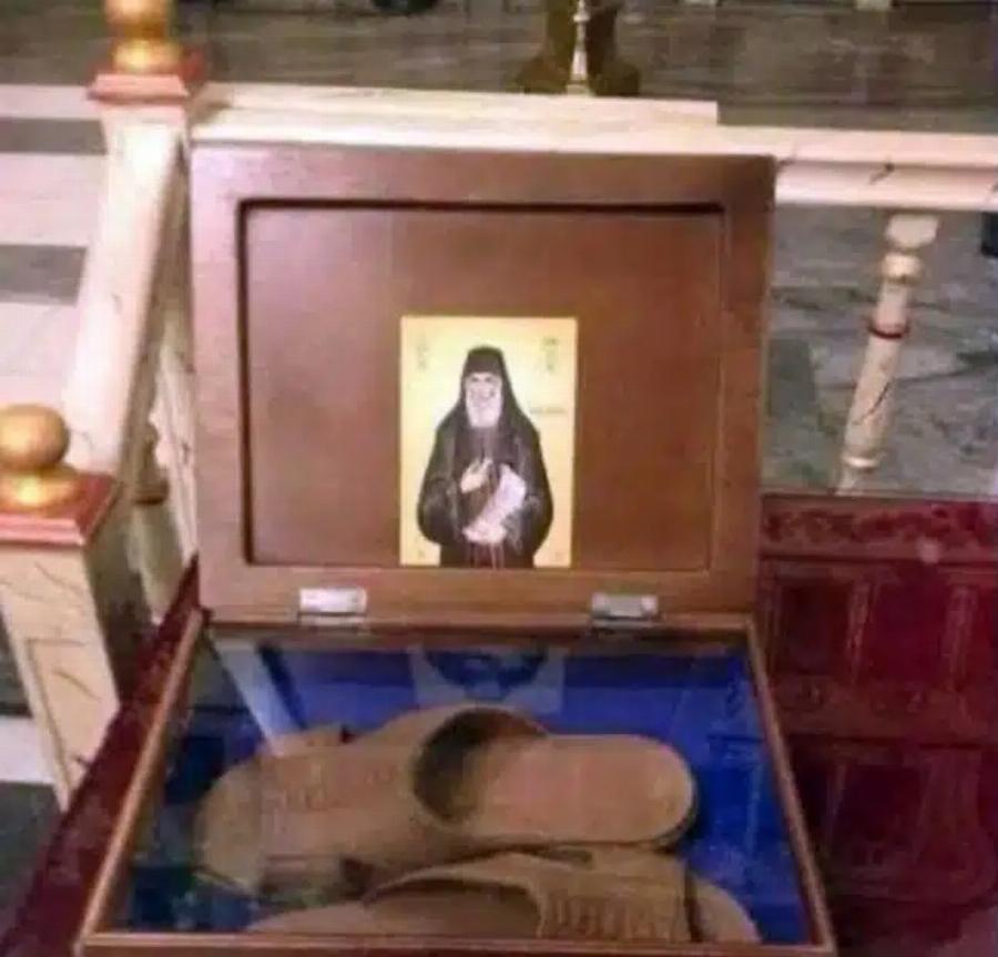 Σάλος με την Ακρίτα με αυτά που είπε για την Πινακοθήκη και τις παντόφλες του Αγίου Παϊσίου