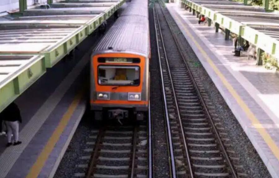 Ηλεκτρικός: Παρέσυρε επιβάτη μέχρι το τέλος της αποβάθρας