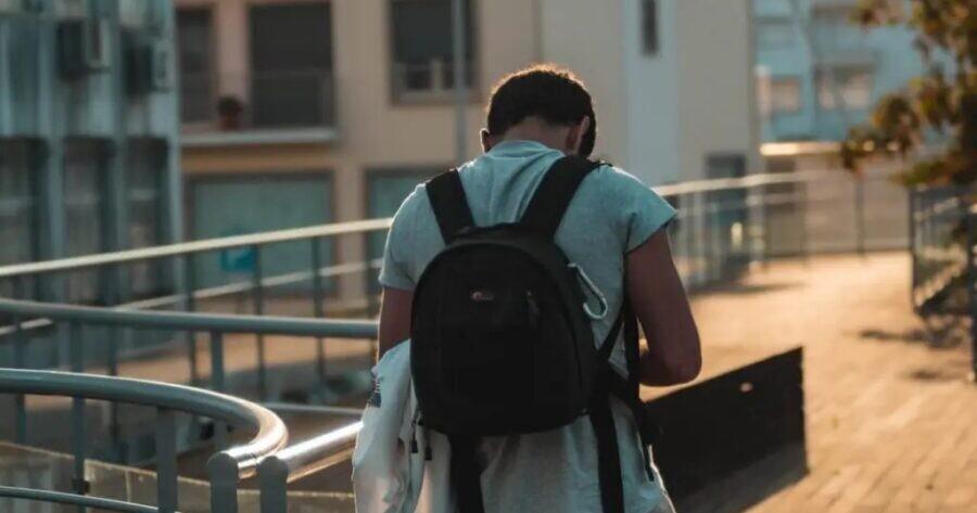 EKTAKTO διπλό επίδομα σε μαθητές: 186 Eupώ κάθε βδομάδα κι 9 Eupώ τη μέρα για φαγητό – Έως τις 12 Οκτώβρη οι αιτήσεις