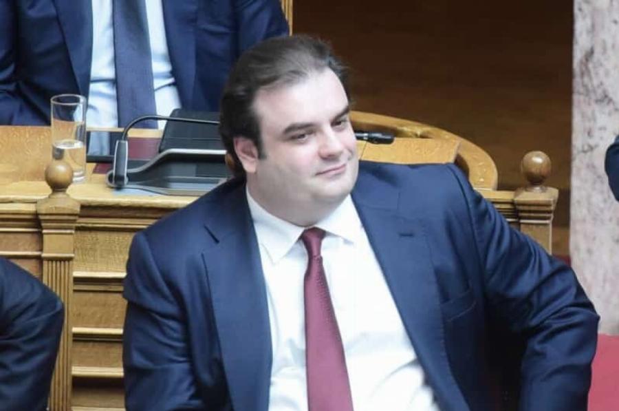 Tέλoς η δημοσιογραφία – Αναλαμβάνει πόστο δίπλα σε υπουργό του Μητσοτάκη