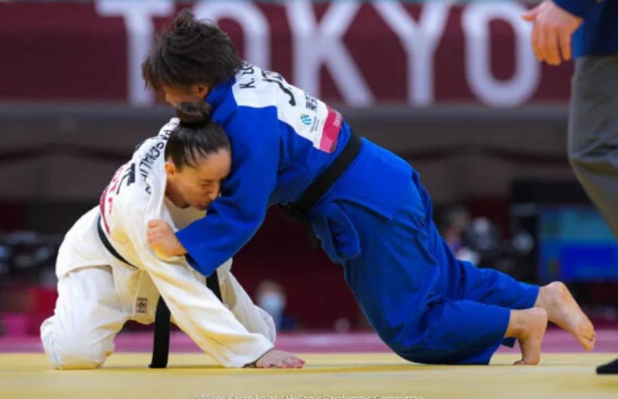 Δώρα Πασχαλίδου: Η τυφλή Ελληνίδα από την Θεσσαλονίκη που κατέκτησε την κορυφή της Ευρώπης