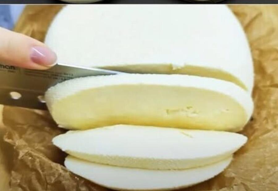 Σπιτικό τυρί από 2 λίτρα γάλα – Εύκολη συνταγή χωρίς ξύδι ή κιτρικό οξύ