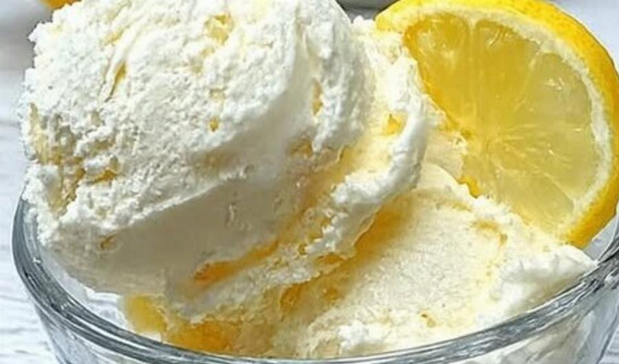 Το πιο εύκολο παγωτό που έχεις φτιάξει ποτέ! μόνο 3 υλικά και το αποτέλεσμα είναι απίστευτα κρεμώδες.