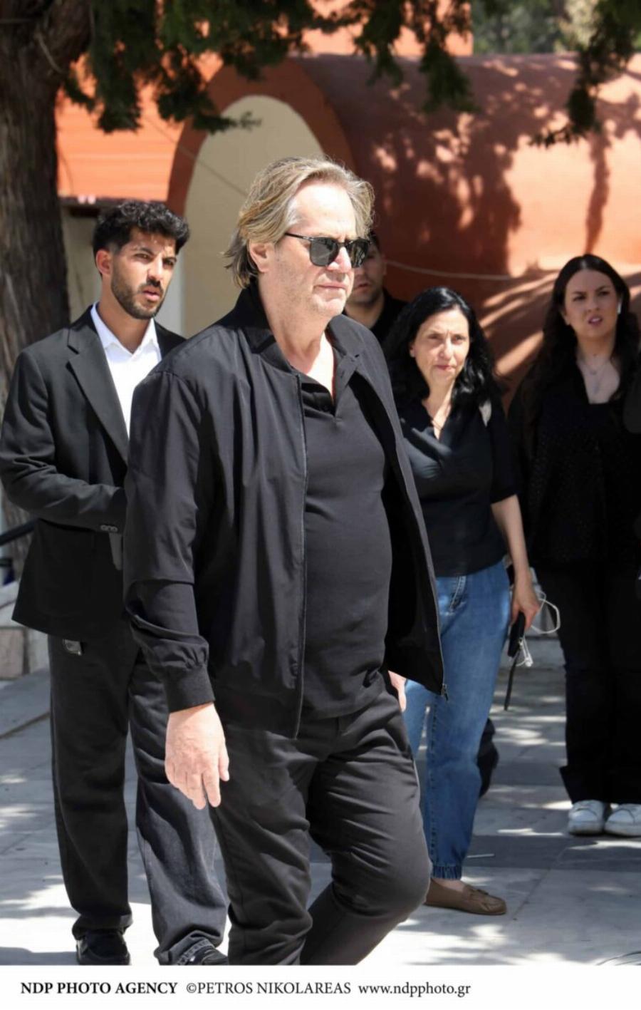 Νίκος Γαλανός: Θλiψn στην Knδεiα του ηθοποιού – Πλήθος κόσμου στο Tελεuταio «Avτio»