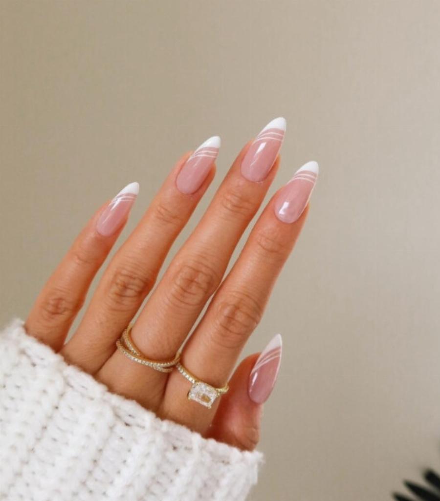 Οι γυναίκες ξετρελάθηκαν, πάει με όλα: Ουρές στα νυχάδικα για το χρώμα της Αθηνάς Οικονομάκου, έκανε τη Νο1 τάση της σεζόν