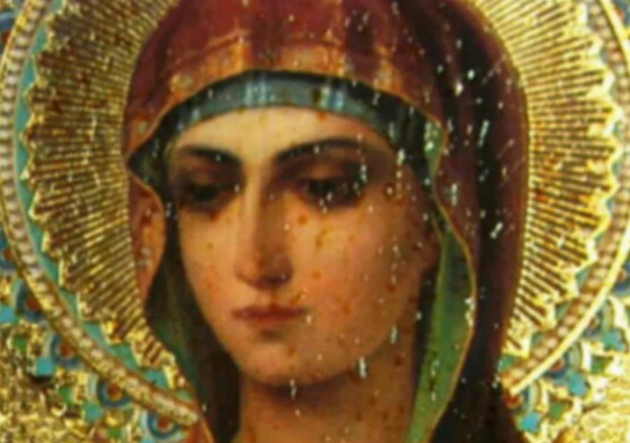 Αποκάλυψη: Αυτή είναι η σπανιότερη εικόνα της Παναγίας – Κανακεύει τον Ιησού και γνέθει για να Του πλέξει ρουχαλάκια