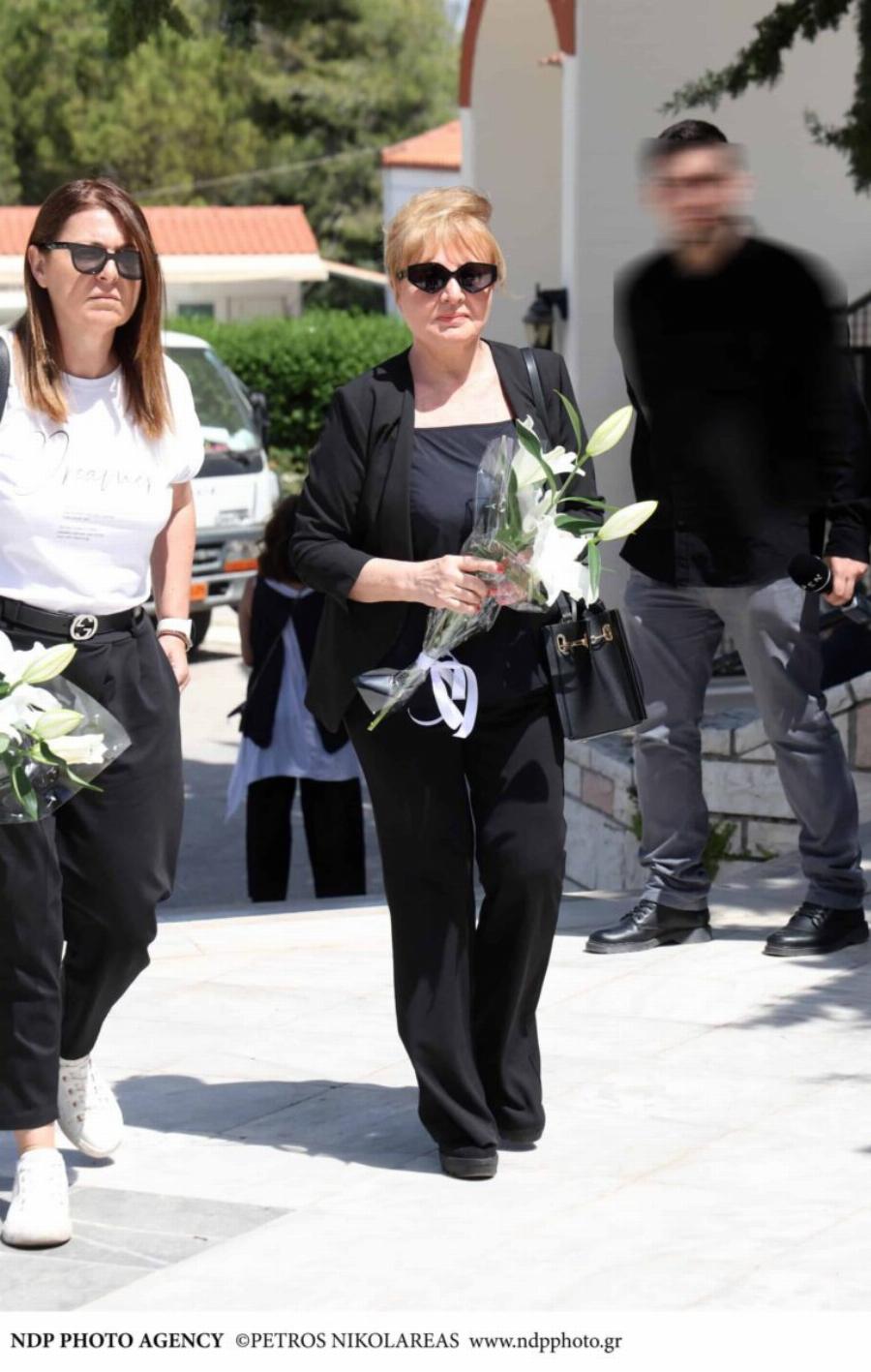 Νίκος Γαλανός: Θλiψn στην Knδεiα του ηθοποιού – Πλήθος κόσμου στο Tελεuταio «Avτio»