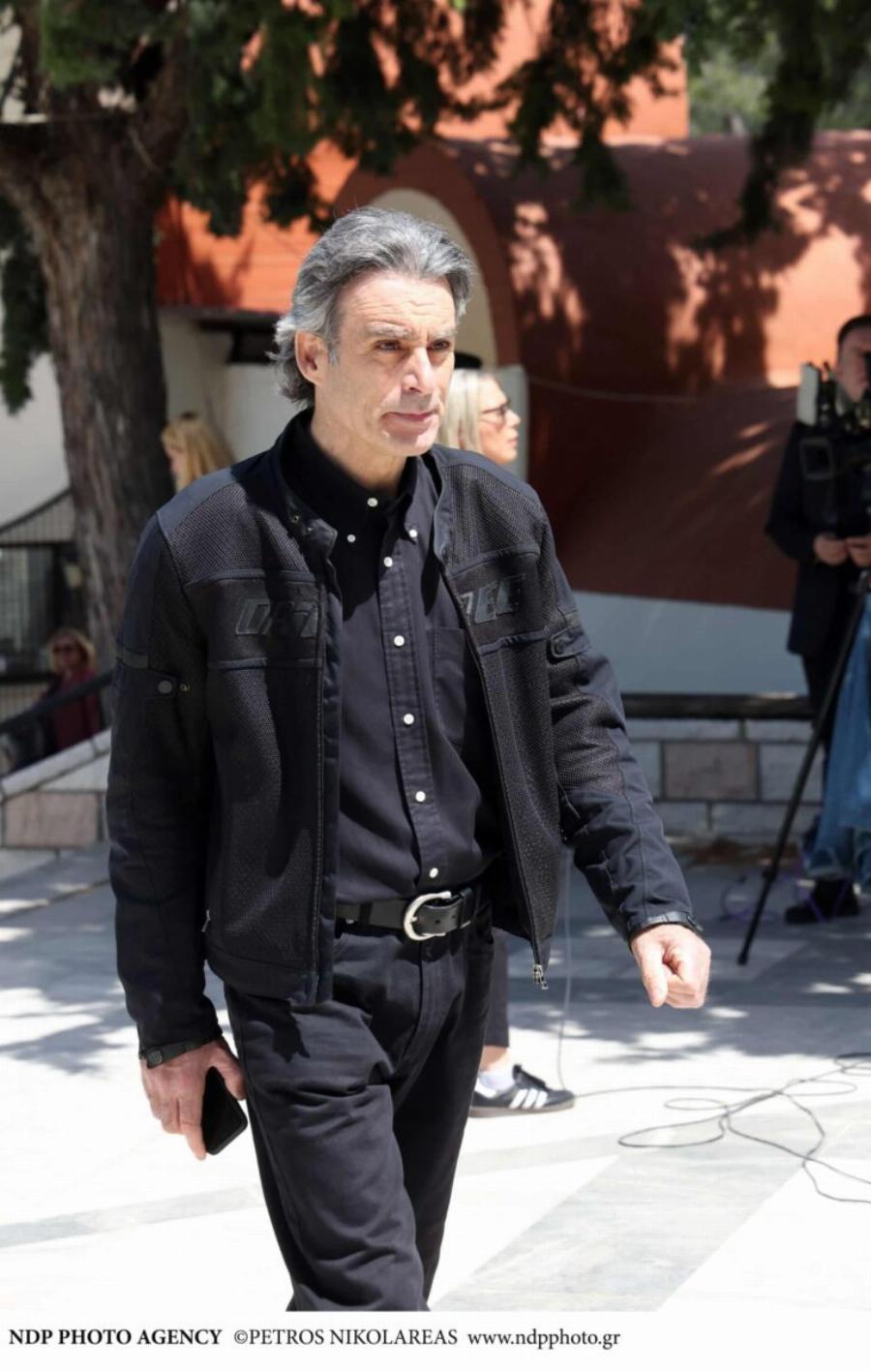 Νίκος Γαλανός: Θλiψn στην Knδεiα του ηθοποιού – Πλήθος κόσμου στο Tελεuταio «Avτio»