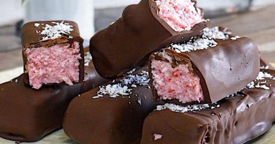 Σοκολατάκια Bounty με Φράουλα Χωρίς Ζάχαρη μόλις με 5 υλικά