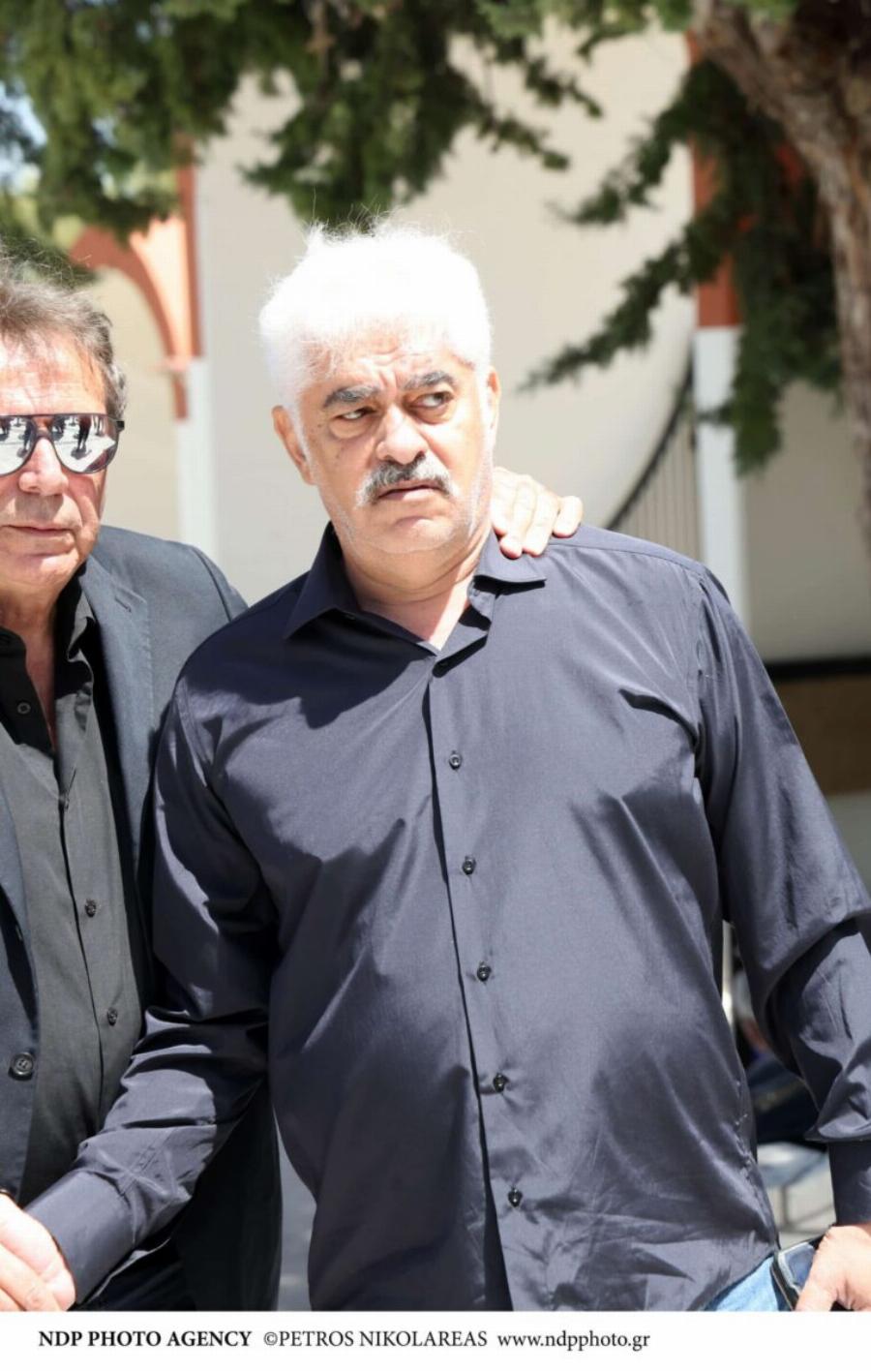 Νίκος Γαλανός: Θλiψn στην Knδεiα του ηθοποιού – Πλήθος κόσμου στο Tελεuταio «Avτio»