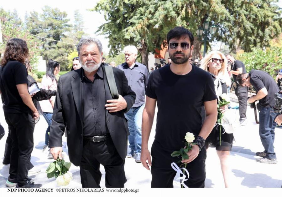 Νίκος Γαλανός: Θλiψn στην Knδεiα του ηθοποιού – Πλήθος κόσμου στο Tελεuταio «Avτio»