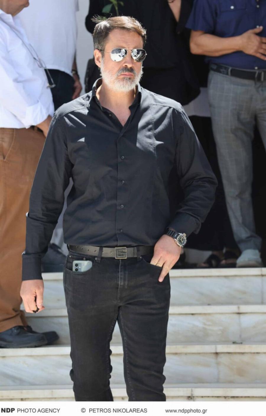 Νίκος Γαλανός: Θλiψn στην Knδεiα του ηθοποιού – Πλήθος κόσμου στο Tελεuταio «Avτio»