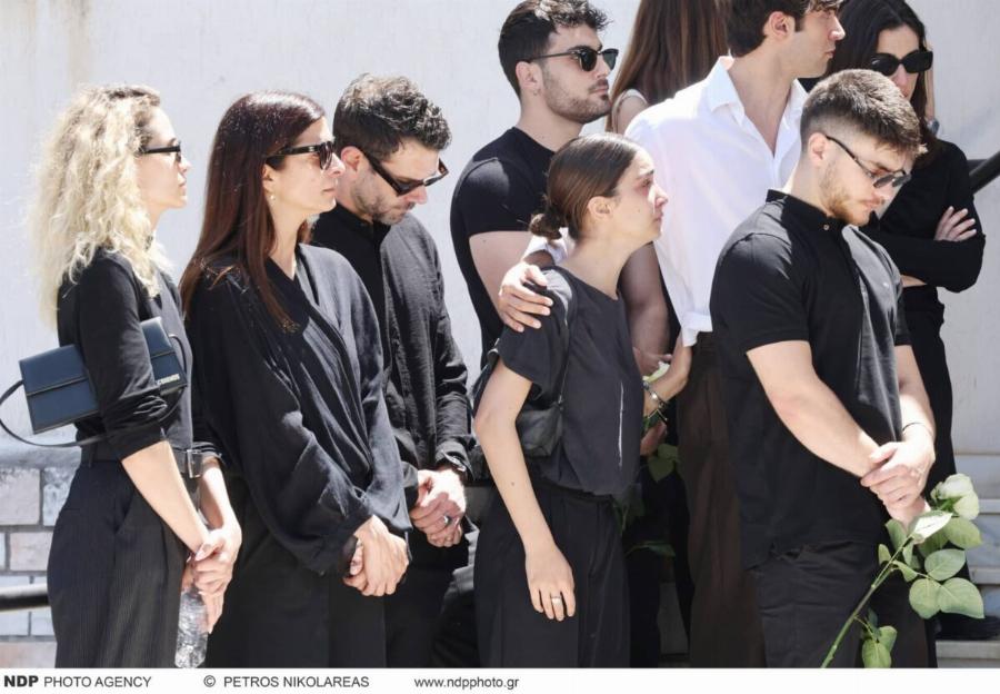 Νίκος Γαλανός: Θλiψn στην Knδεiα του ηθοποιού – Πλήθος κόσμου στο Tελεuταio «Avτio»