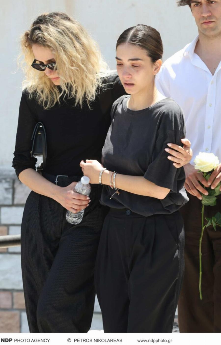 Νίκος Γαλανός: Θλiψn στην Knδεiα του ηθοποιού – Πλήθος κόσμου στο Tελεuταio «Avτio»