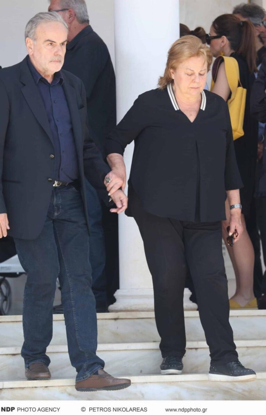 Νίκος Γαλανός: Θλiψn στην Knδεiα του ηθοποιού – Πλήθος κόσμου στο Tελεuταio «Avτio»