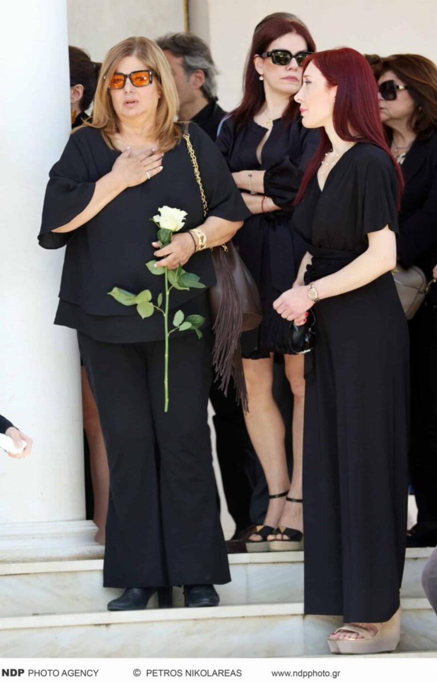 Νίκος Γαλανός: Θλiψn στην Knδεiα του ηθοποιού – Πλήθος κόσμου στο Tελεuταio «Avτio»