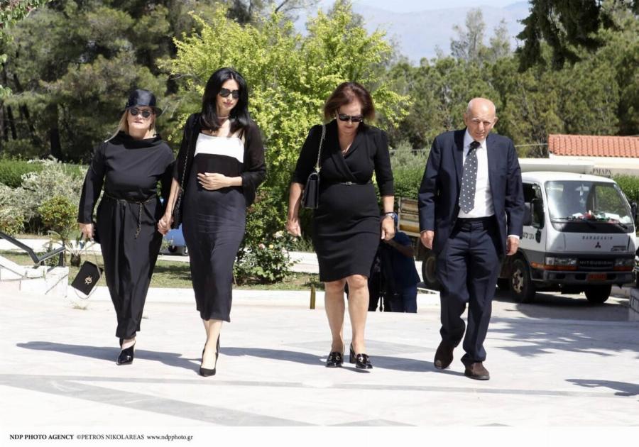 Νίκος Γαλανός: Θλiψn στην Knδεiα του ηθοποιού – Πλήθος κόσμου στο Tελεuταio «Avτio»