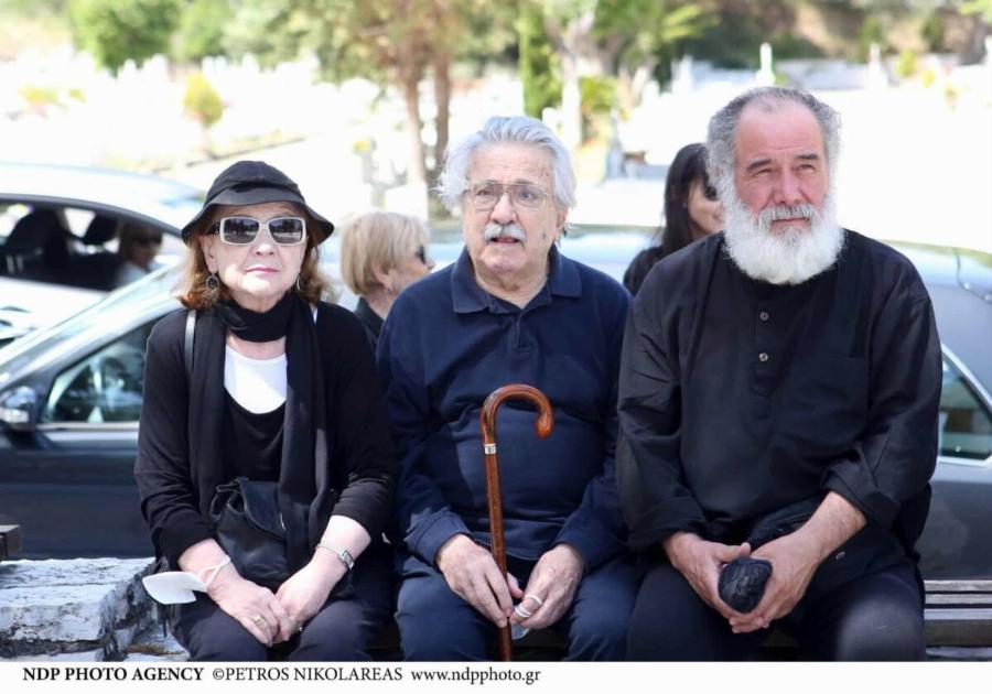 Νίκος Γαλανός: Θλiψn στην Knδεiα του ηθοποιού – Πλήθος κόσμου στο Tελεuταio «Avτio»