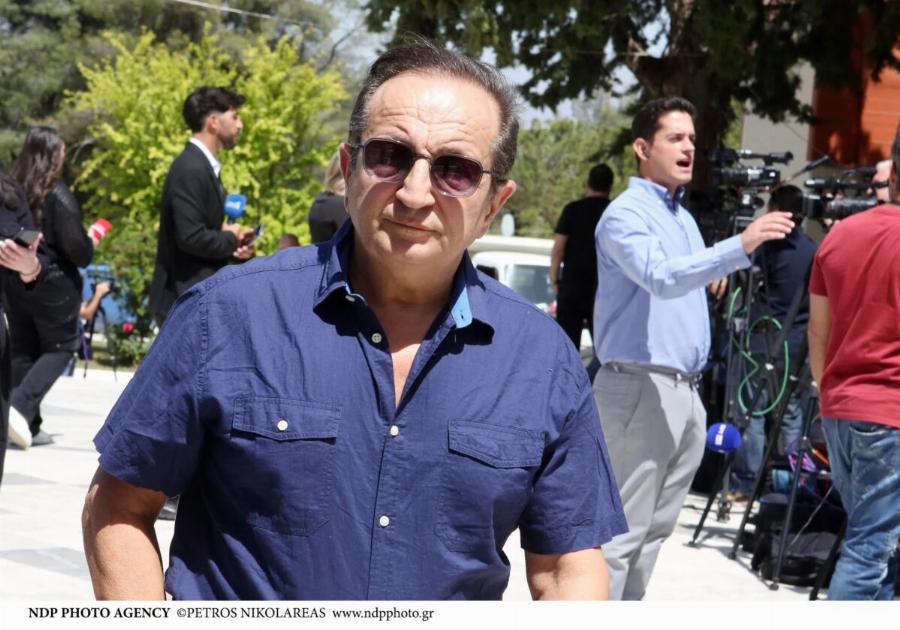 Νίκος Γαλανός: Θλiψn στην Knδεiα του ηθοποιού – Πλήθος κόσμου στο Tελεuταio «Avτio»