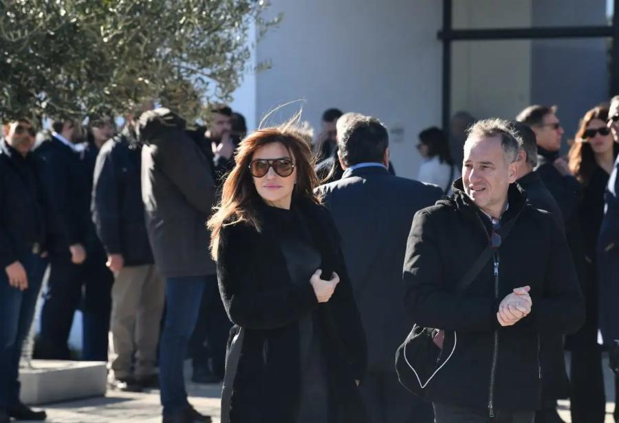 Ράγισαν καρδιές στη Κηδεία του Γιώργου Παπαδάκη – Συγκίνηση στο τελευταίο αντίο στη Ριτσώνα