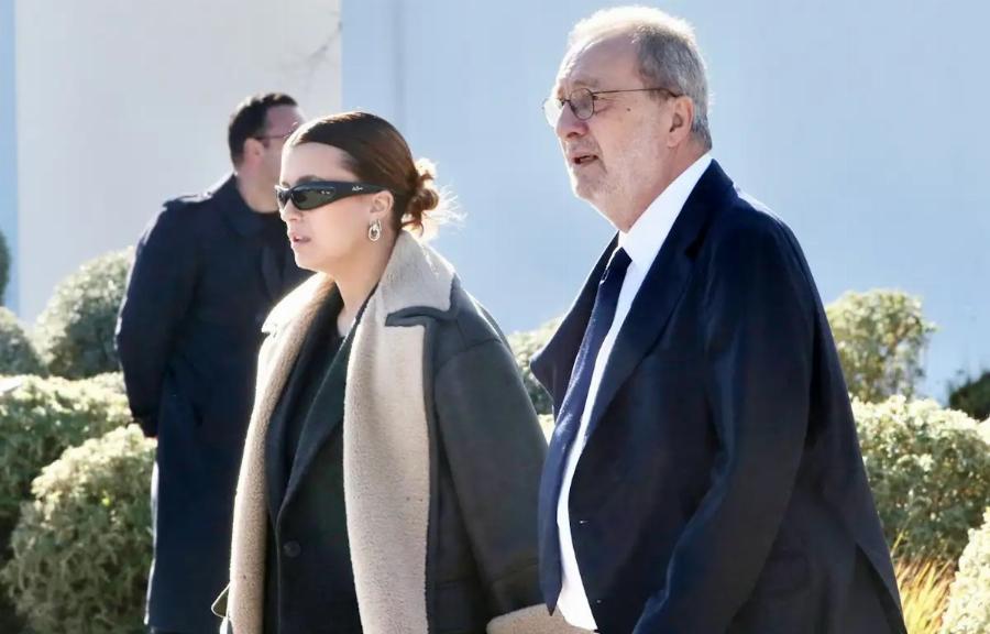 Ράγισαν καρδιές στη Κηδεία του Γιώργου Παπαδάκη – Συγκίνηση στο τελευταίο αντίο στη Ριτσώνα