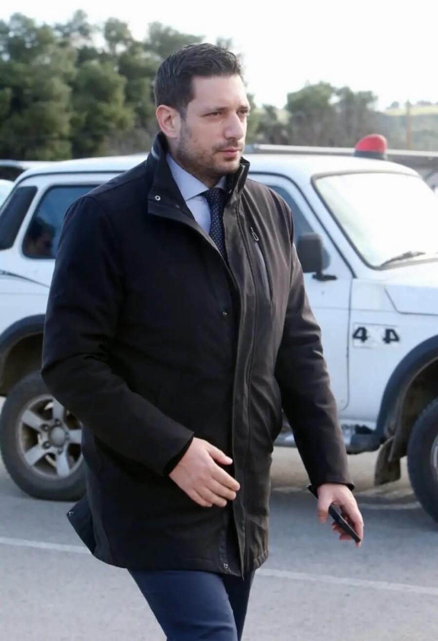 Ράγισαν καρδιές στη Κηδεία του Γιώργου Παπαδάκη – Συγκίνηση στο τελευταίο αντίο στη Ριτσώνα