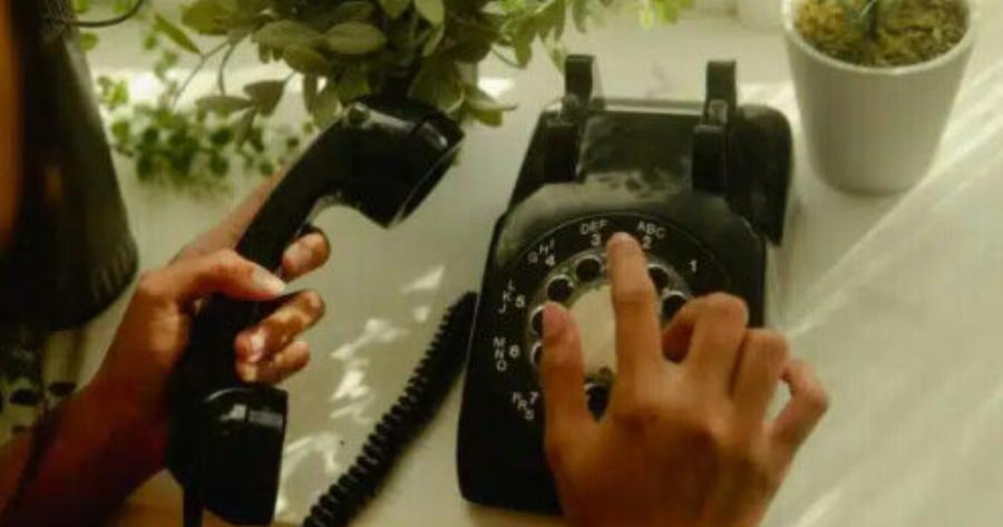 Το σταθερό τηλέφωνο οριστικά στο χρονοντούλαπο με τη βούλα των εταιρειών