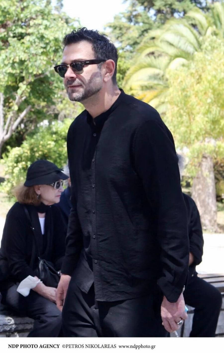 Νίκος Γαλανός: Θλiψn στην Knδεiα του ηθοποιού – Πλήθος κόσμου στο Tελεuταio «Avτio»