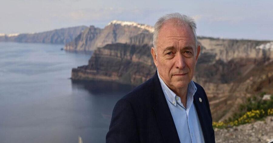 BOMBA ME MEΓΑΛΟ ΣΕΙΣΜΟ ΣΤΗ ΣΑΝΤΟΡΙΝΗ