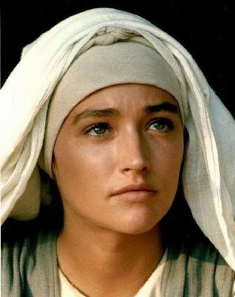 Γερνάει φυσικά, καμία πλαστική: Δες πως είναι σήμερα η «Παναγία» στα 71 της από τον «Ιησού από τη Ναζαρέτ»