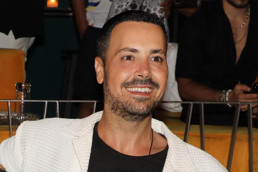 Πέτρος Κουσουλός: “Έχω παντρευτεί τον Θανάση Κατερινόπουλο” – Οι αποκαλυπτικές δηλώσεις του δημοσιογράφου