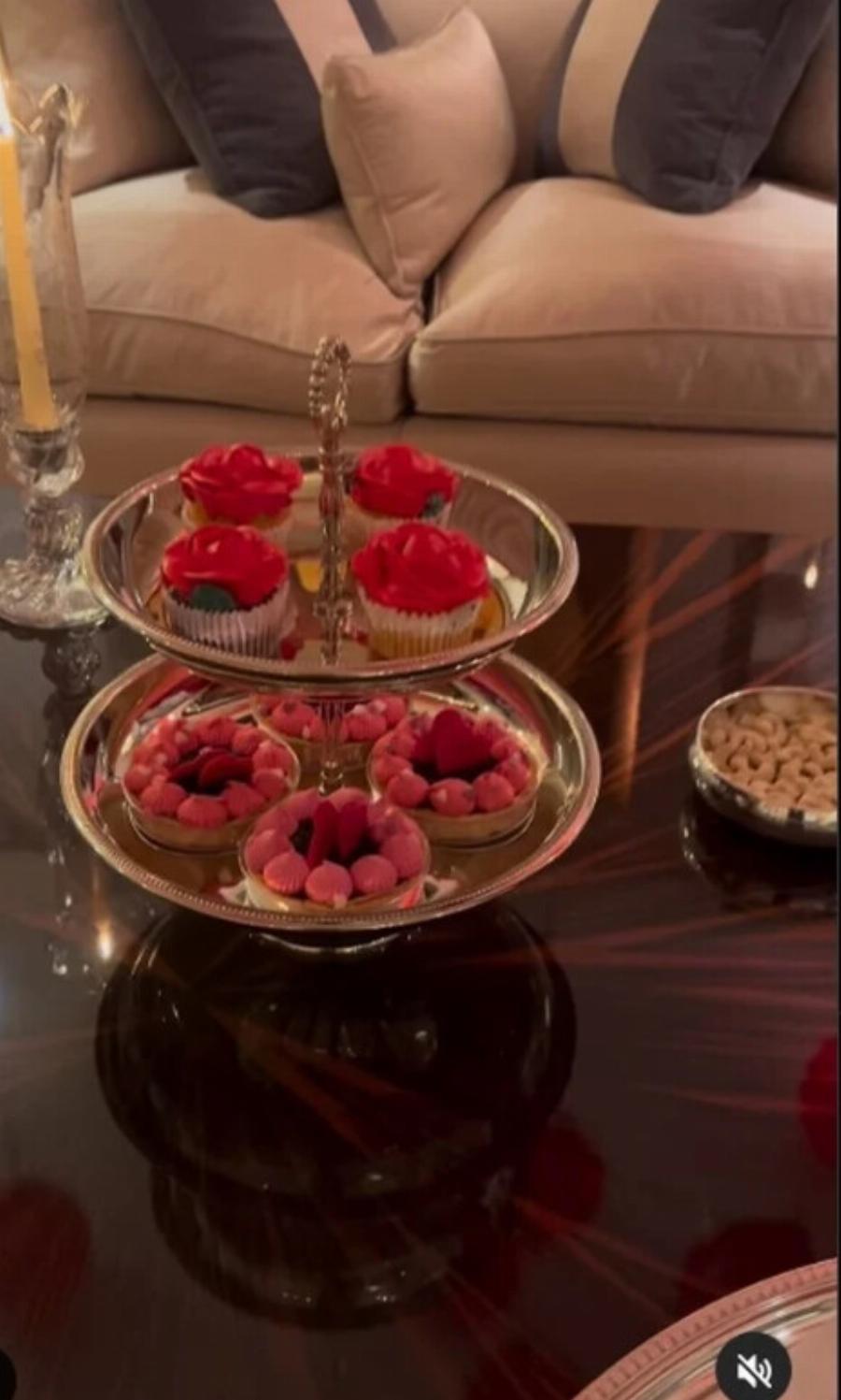 Μάρα Ζαχαρέα – Τατιάνα Στεφανίδου: Τpελά εpωτευμένες με τους άντρες τους, έβαλαν κόκκινα φορέματα για του Αγίου Βαλεντίνου και αποθεώθnκαν