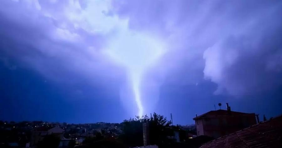 Καιρός: Νέο EKTAKTO δελτίο ΕΜΥ – Πού θα χτυπήσει η κακοκαιρία σε λίγες ώρες