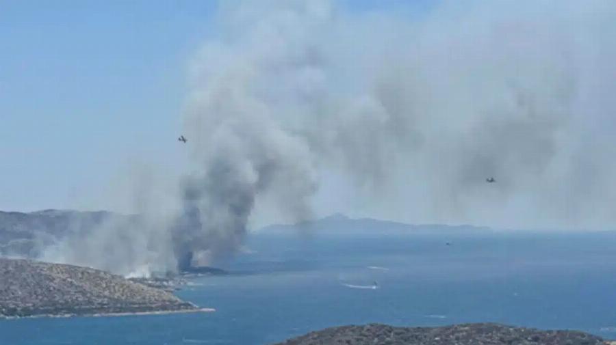 ΜΕΓΑΛΗ ΦΩΤΙΑ ΤΩΡΑ ΣΤΗΝ ΑΤΤΙΚΗ ΚΟΝΤΑ ΣΕ ΣΠΙΤΙΑ – ΣYNΑΓΕPΜΟΣ ΣΤΗΝ ΠΥΡΟΣΒΕΣΤΙΚΗ