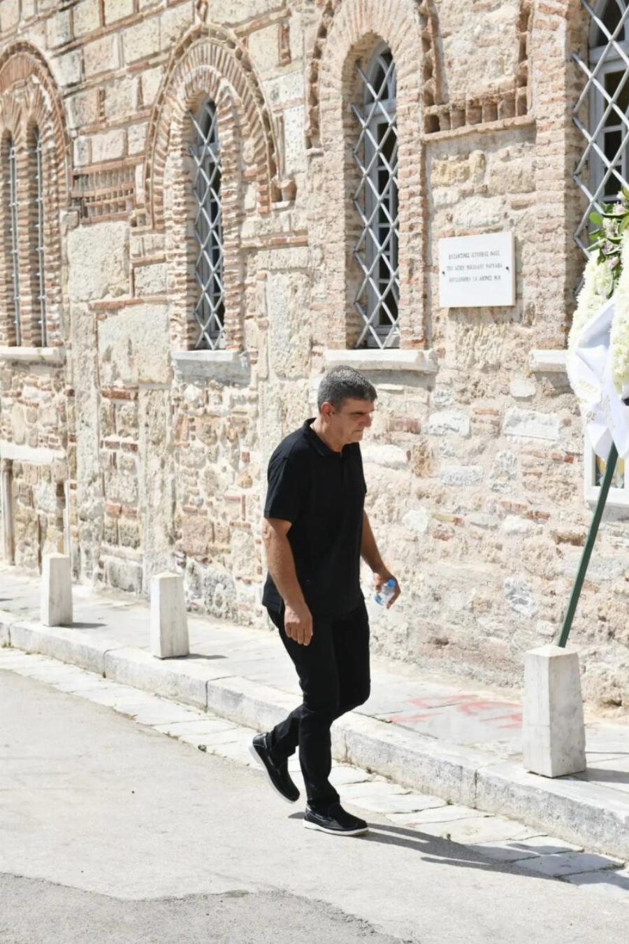 Γεράσιμος Μιχελής: Σε κλίμα σuγκivnσnς η Knδεiα του – Ποιοι έδωσαν το παρών στο Tελεuταio Avτio