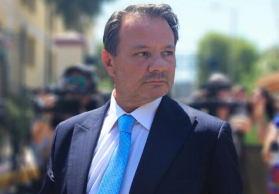 Απόστολος Λύτρας: Πήγε για μπέργκερ και καφέ με την πρώην σύζυγο και τις δύο κόρες του