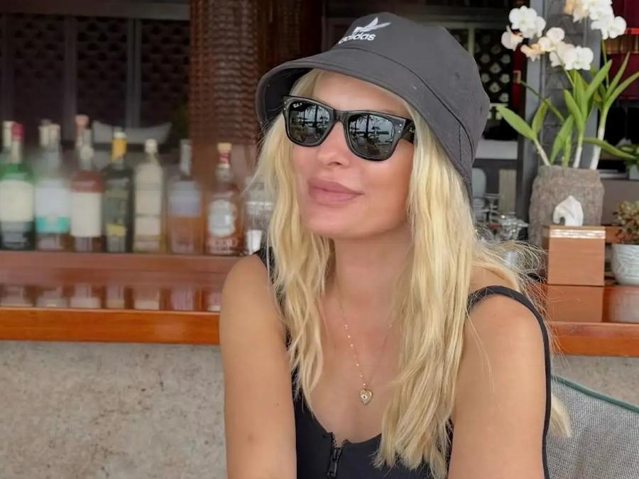 Είναι 55, έχει κορμί 20χρονης – Xαμός με τις νέες φωτογραφίες της Ελένης Μενεγάκη από τις Μαλδίβες