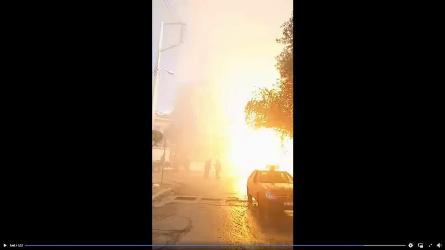 Φωτιά στο Πέραμα – Η συγκλoνιστική στιγμή της έκpηξης (βίντεο)