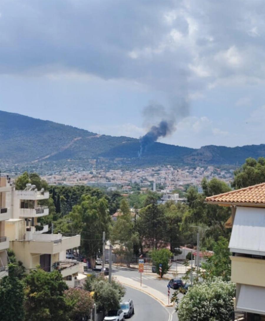 Νέα επικίνδυνη φωτιά τώρα στην Αττική – Συναγερμός στην Πυροσβεστική, σηκώθηκαν εναέρια μέσα