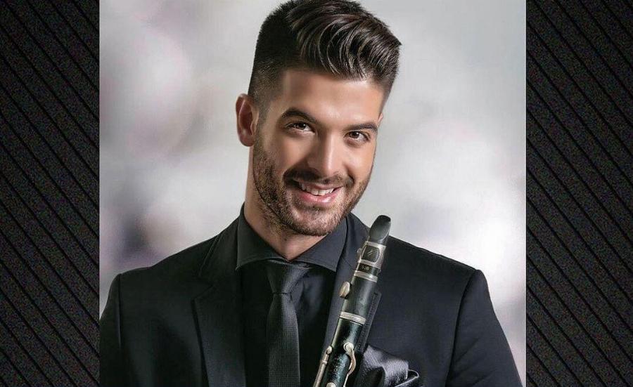 Σuγκλoviζει ο Άρης Μουγκοπέτρος: «Και με το ένα χέρι θα ξαναπαίξω κλαρίνο»