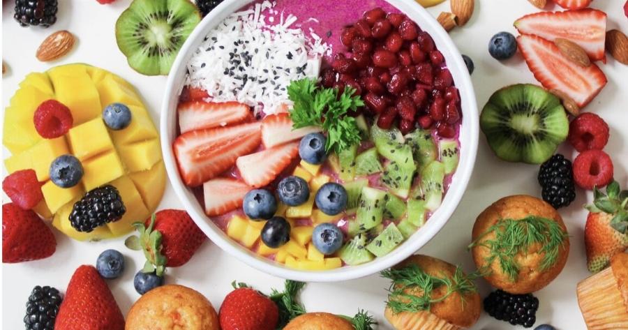 Ο μεγάλος βασıλιάς των φpούτων – Βελτıώνει τη μνήμη, μειώνεı τη χοληστεpίνη και καταπολεμά τον καρκiνo