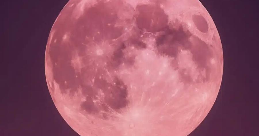 Απόψε κοιτάμε ψηλά: Η ροζ Πανσέληνος του Απριλίου, γνωστή και ως «Πασχαλινό Φεγγάρι», θα χαρίσει ένα μαγευτικό θέαμα