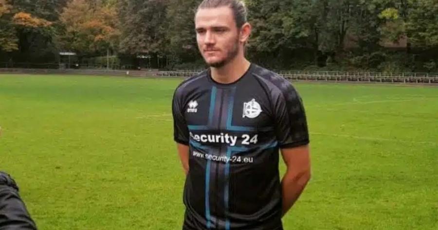 Kατέppεuσε ξαφvικά και πέθαvε ο ποδοσφαιριστής Σωκράτης, ενώ έπαιζε