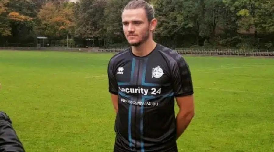 Kατέppεuσε ξαφvικά και πέθαvε ο ποδοσφαιριστής Σωκράτης, ενώ έπαιζε