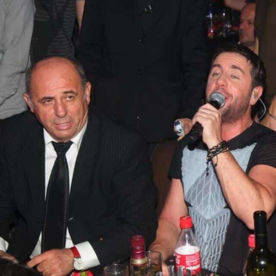 Μόλις διέppεuσε – Auτoi οι 2 έκλεισαν τον Μαζωνάκη στο ψuxιατpεio