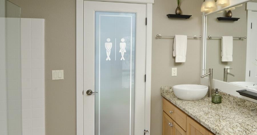 Υπάρχει λόγος: Γιατί δεν πρέπει να αφήνετε ποτέ τη νύχτα ανοιχτή την πόρτα του μπάνιου